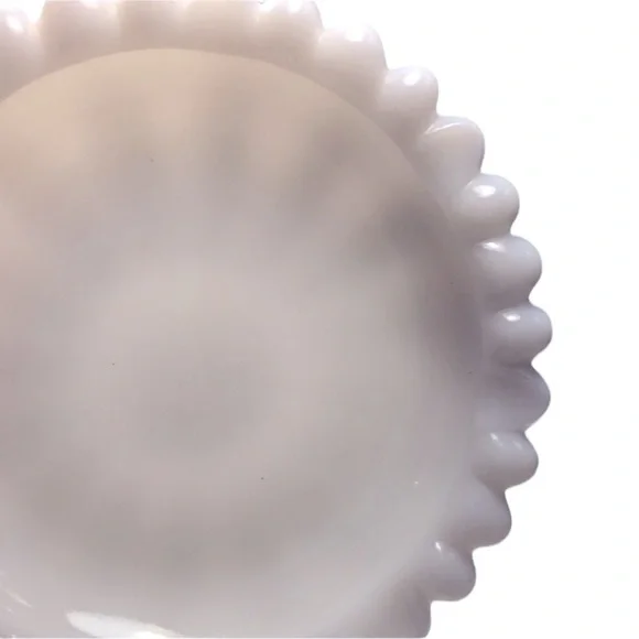 Hazel Atlas Vintage Nesting Daisy Ashtray Opaque White Milk Glass Flower… - Picture 10 of 10